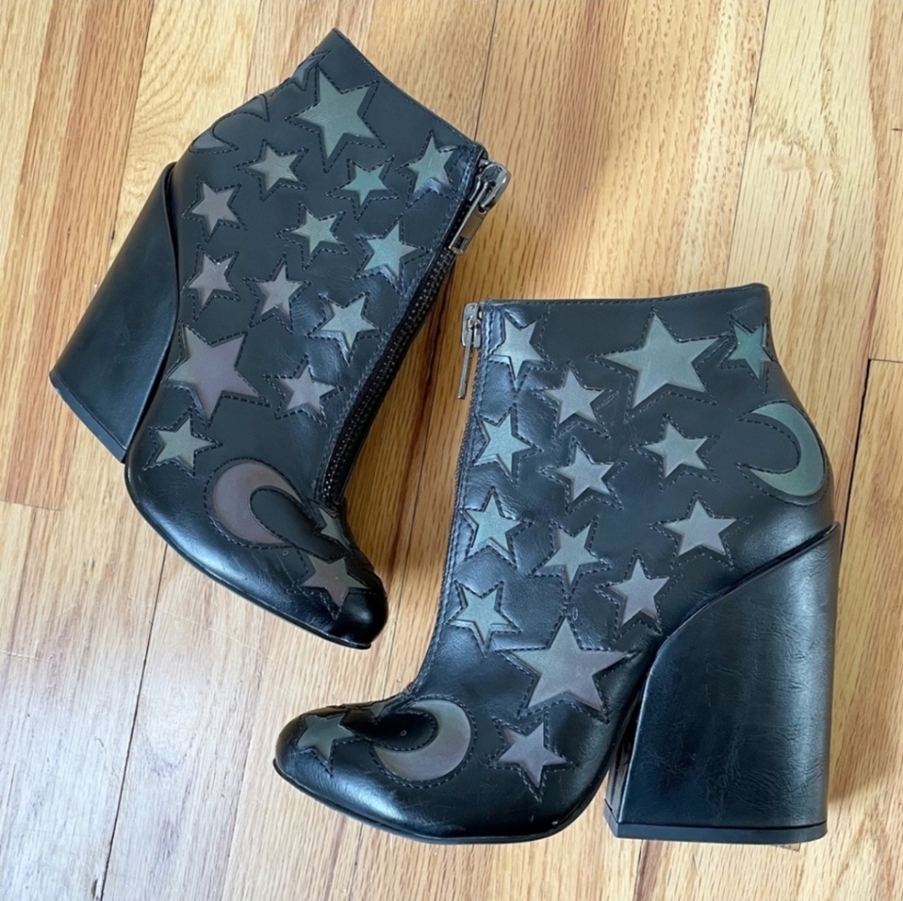 YRU shoes